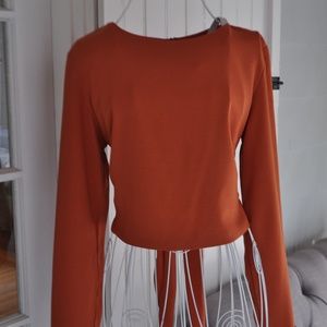 Do + BE  Crop Style Top